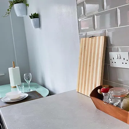 Modern Home, Beautiful Spacious Garden, City Centre Netflix Manchester Esterno foto